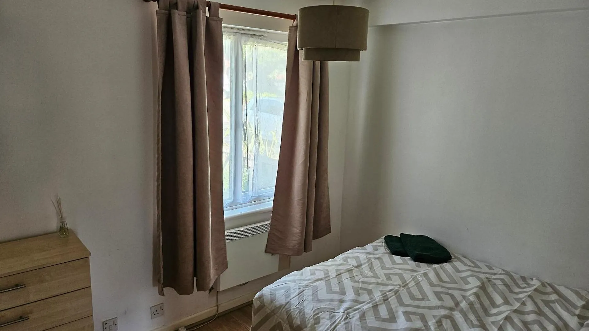 Home In London Nr Heathrow N Parking Northolt  Holiday home Northolt (Greater London)