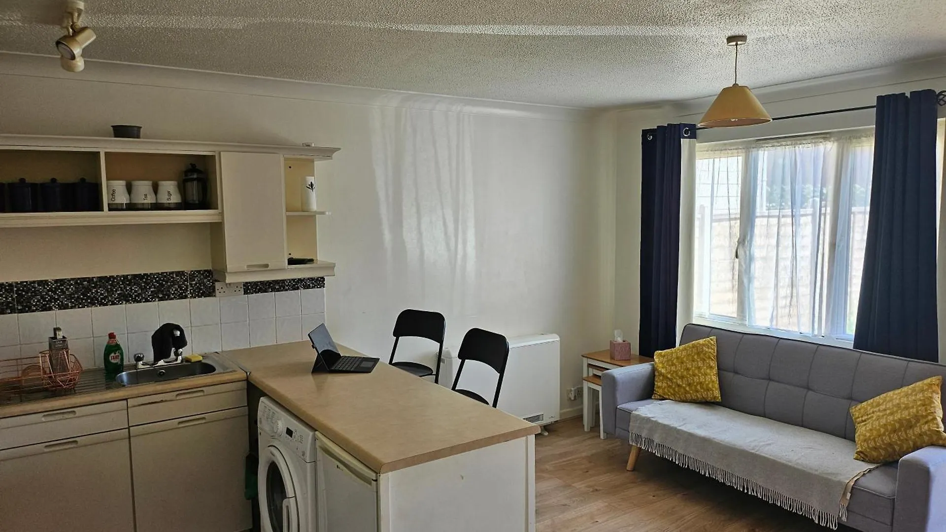 Holiday home Home In London Nr Heathrow N Parking Northolt  United Kingdom